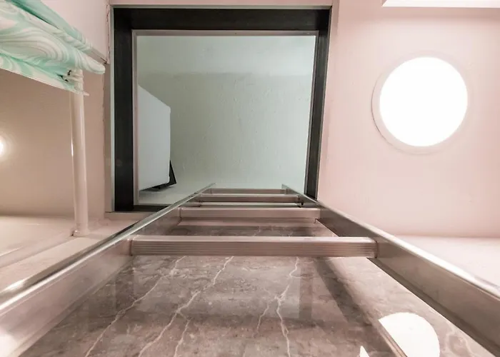 Micro 2,5 Qm - Najmniejsze Swiata 2,5 Mkw * Kraków